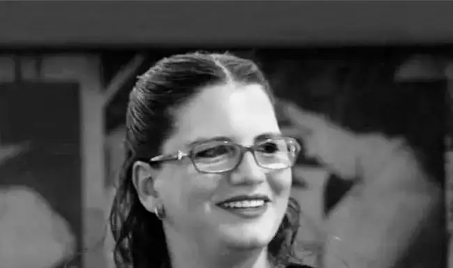 La soledad y la muerte en la poesía de Beatriz Saavedra