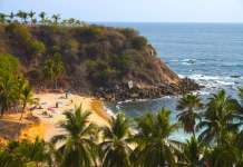 Puerto Escondido y Oaxaca de Juárez, nominados en los premios Food and Travel Reader Awards 2025