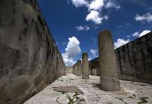 El lugar de los muertos que sigue vivo: una visita a Mitla, joya arqueológica a 46 kilómetros de Oaxaca